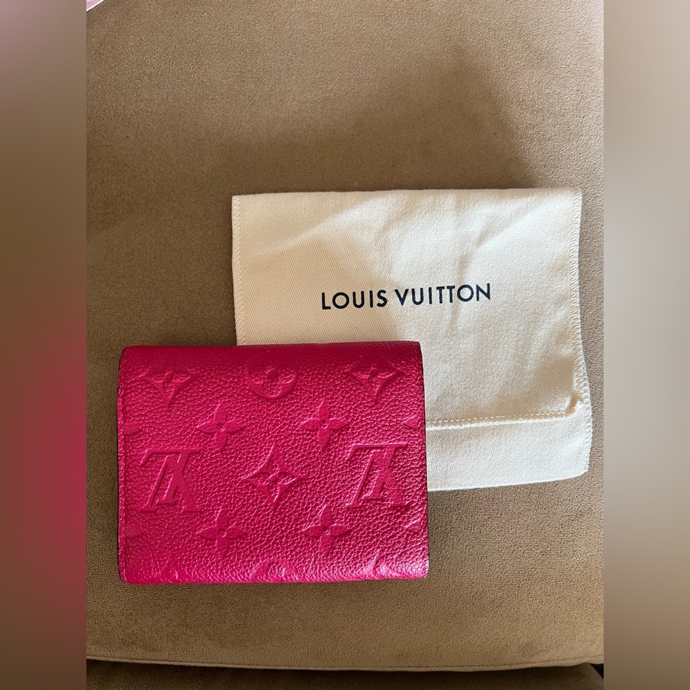 Louis Vuitton Authentic Victorine Wallet Monogram 9 out of 10 Condition. - Picture 3 of 16